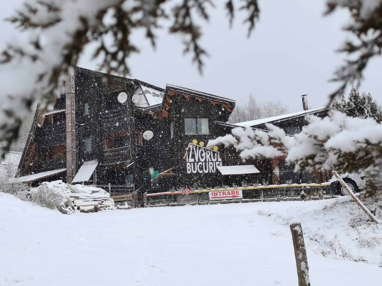 Izvorul Bucuriei guesthouse in winter